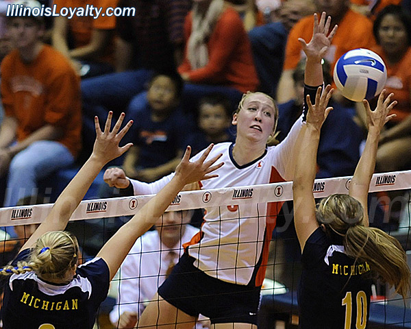 Photo Gallery: Illini Volleyball 3, Michigan 1 - IllinoisLoyalty.com